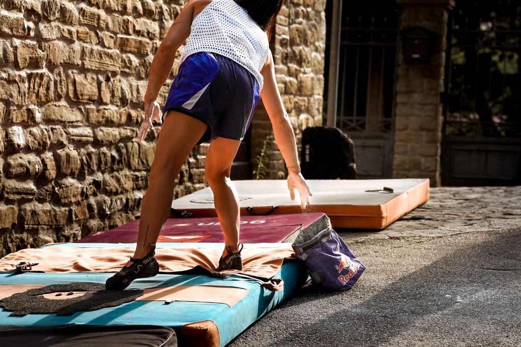 Jain Kim sui materassi si prepara al boulder